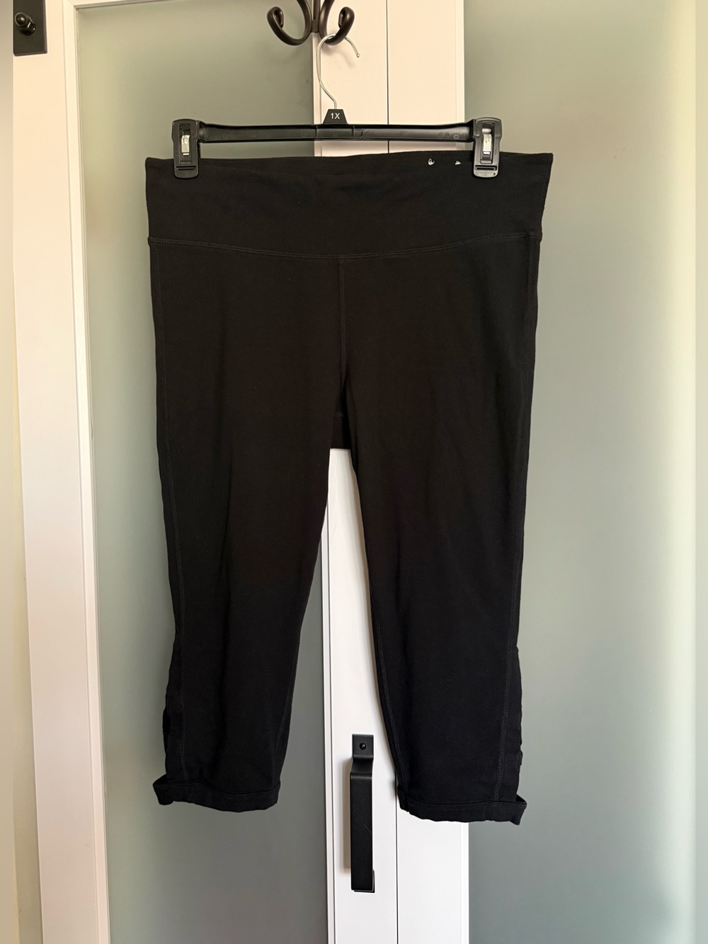 Xersion Black Cropped Leggings with Wide Waistband